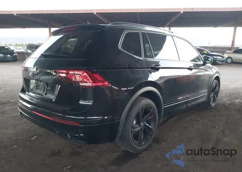 2024 Volkswagen Tiguan 2.0T Se R-Line Black z USA, uszkodzony, nr VIN 3VVCB7AX5RM104958